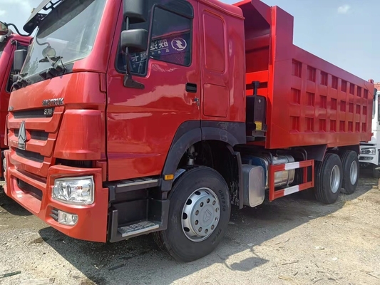 การออกแบบยางไร้ท่อ Sinotruk HOWO 336-380HP รถขนของในกับม้า 351-450hp