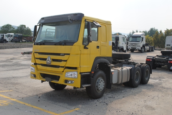 ขายรถยนต์ดึง Sinotruk พร้อมมาตรฐานการออกอากาศ Euro 2 5600x2300x1500