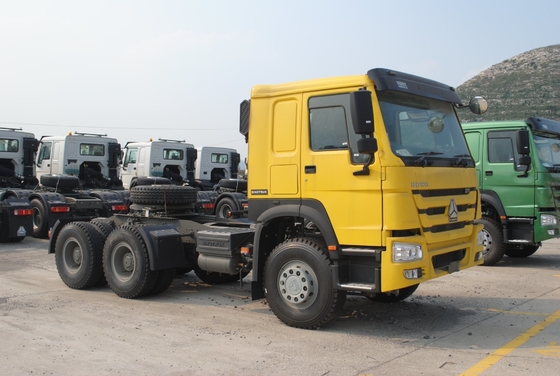 ขายรถยนต์ดึง Sinotruk พร้อมมาตรฐานการออกอากาศ Euro 2 5600x2300x1500