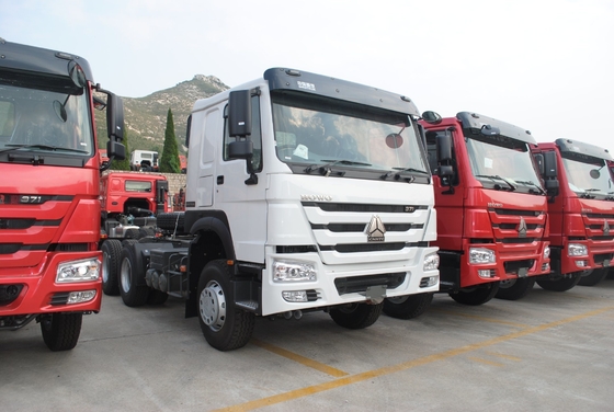 ขายรถยนต์ดึง Sinotruk พร้อมมาตรฐานการออกอากาศ Euro 2 5600x2300x1500