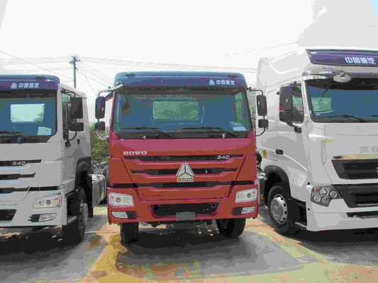 การออกแบบยางรัศมี 371HP HOWO รถบรรทุกหมุนสําหรับ ≤5 ที่นั่งจาก Sinotruk