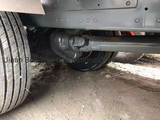 ประเภทรถบรรทุก รถบรรทุกถังสินค้า Sinotruk HOWO 6X4 8X4 รถบรรทุกถังสินค้า 10 ล้อ 371HP/336HP Euro2