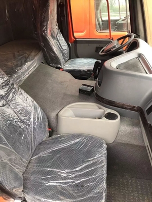 รถรับรอง ISO 10 ล้อ 6*4 Sinotruck HOWO รถขนของถังมือสอง 10 รถยนต์ 30 ตัน