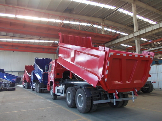 เครื่องขับเคลื่อนแรงหนัก 6×4 วงล้อ Sinotruk HOWO รถขนของถัง